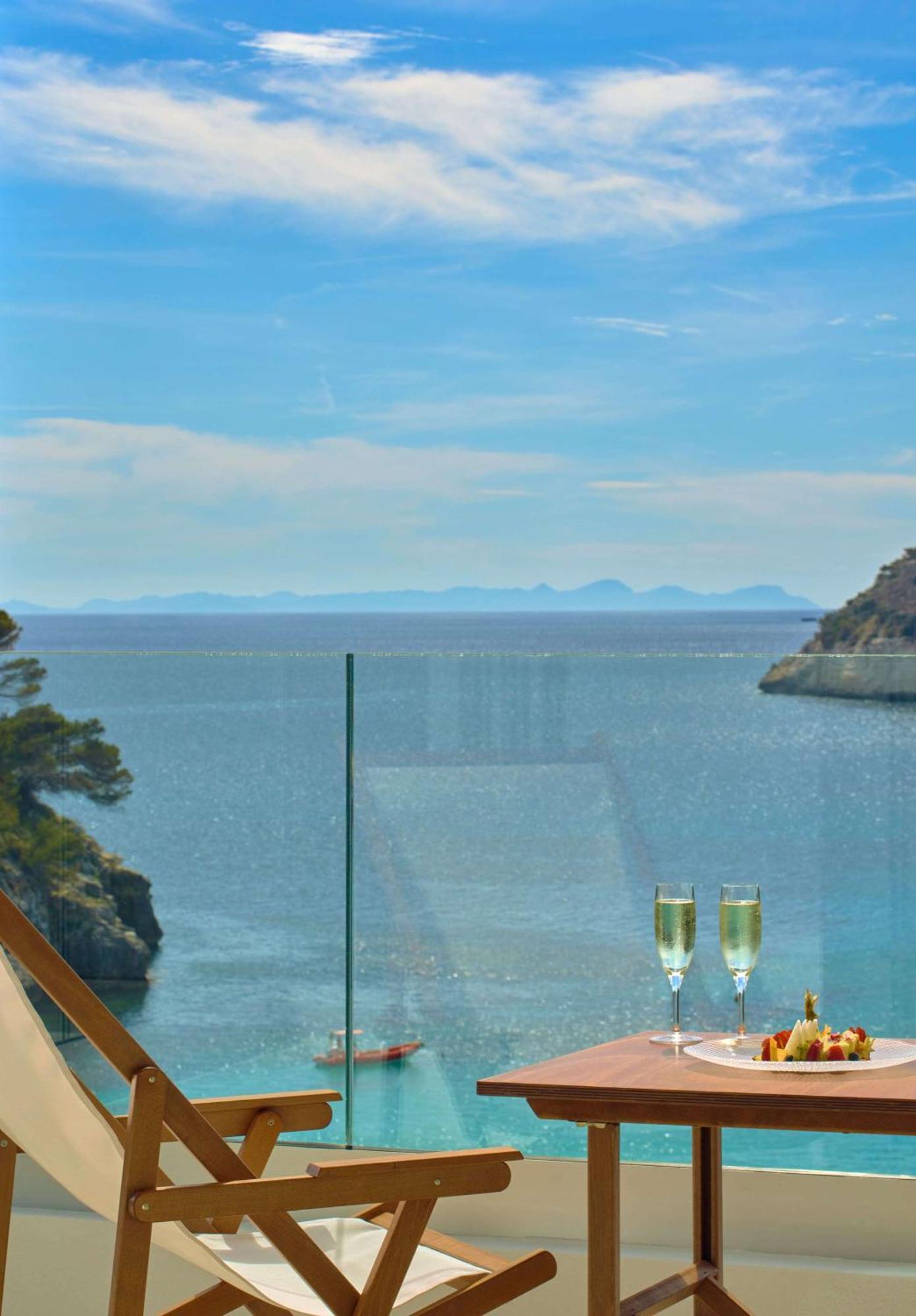 美利亚卡拉加尔达纳酒店 外观 照片 View of the Gulf of Naples from the Hotel